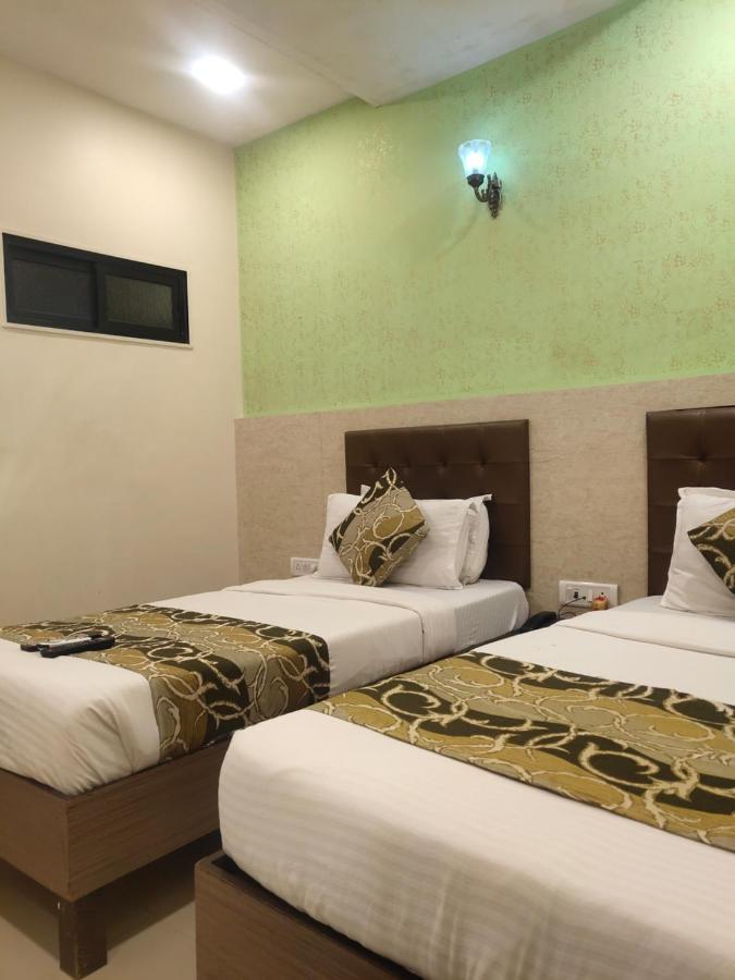 מומביי Hotel Golden Nest Popular Residency מראה חיצוני תמונה