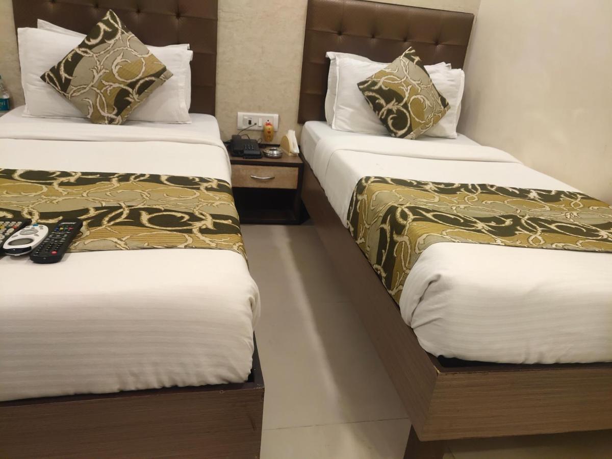 מומביי Hotel Golden Nest Popular Residency מראה חיצוני תמונה