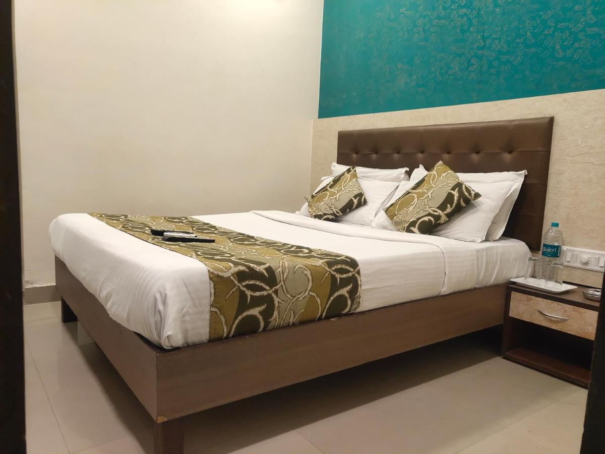 מומביי Hotel Golden Nest Popular Residency מראה חיצוני תמונה