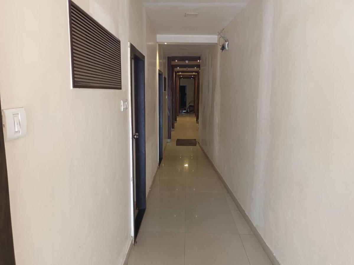 מומביי Hotel Golden Nest Popular Residency מראה חיצוני תמונה