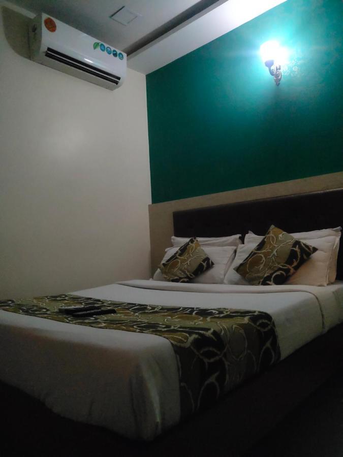 מומביי Hotel Golden Nest Popular Residency מראה חיצוני תמונה