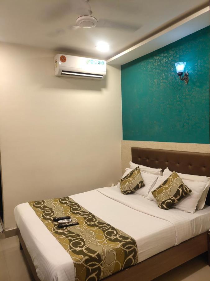 מומביי Hotel Golden Nest Popular Residency מראה חיצוני תמונה