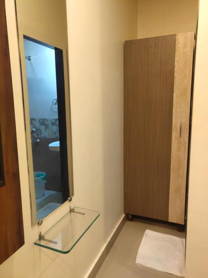 מומביי Hotel Golden Nest Popular Residency מראה חיצוני תמונה