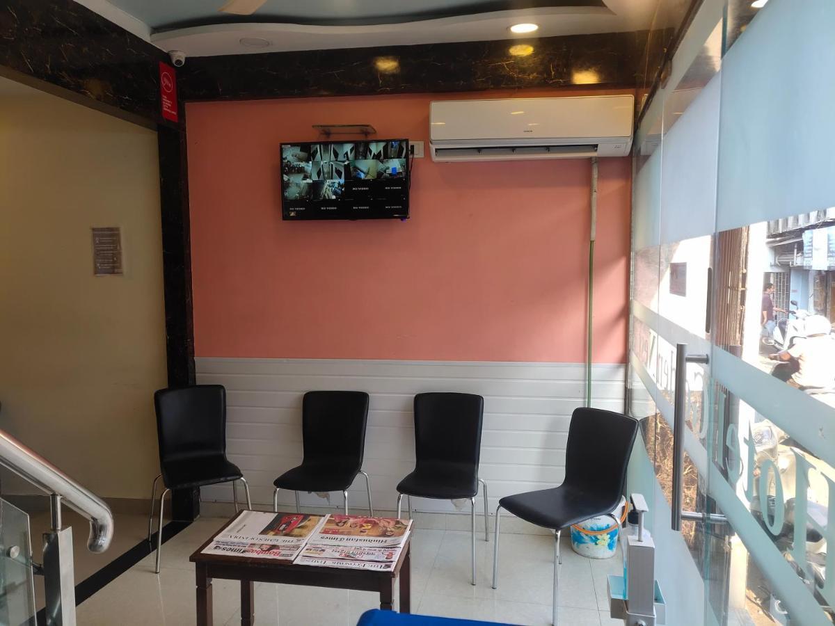 מומביי Hotel Golden Nest Popular Residency מראה חיצוני תמונה